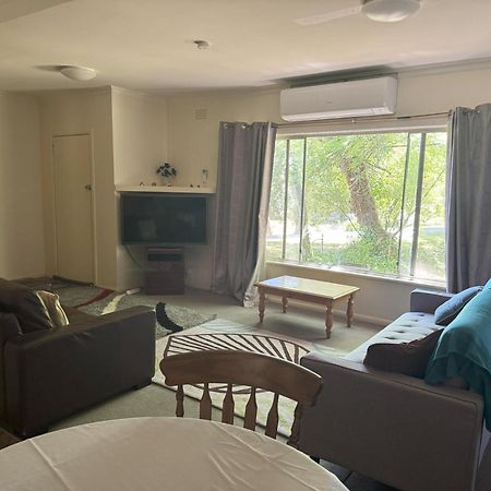 Ovensview On Riverside Bright Luaran gambar